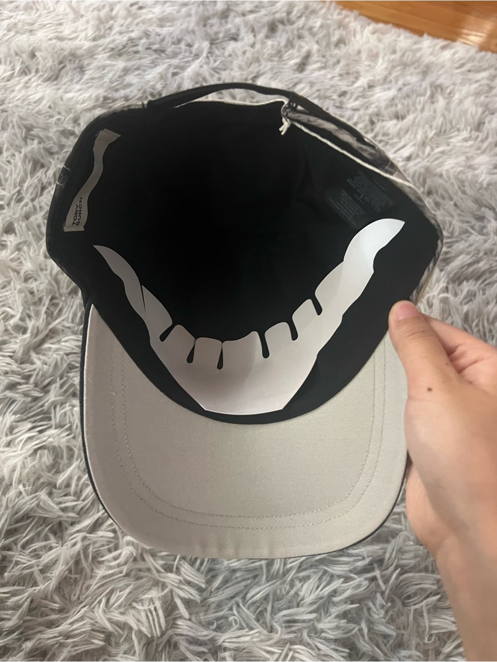 Tory Burch Monochrome Cat Face Baseball Cap - Black & Gray - Picture 5 of 6